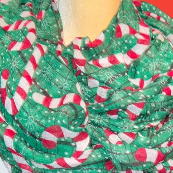 Infinity green Christmas scarf with adorable candy cane design! - Picture 2 of 5